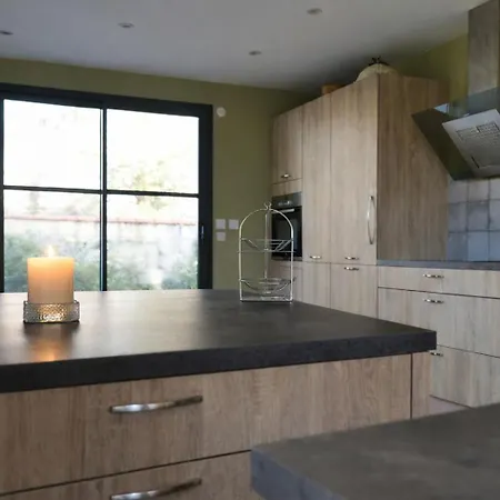 Vakantiehuis Grande Maison Jardin Clos 8 Personnes *