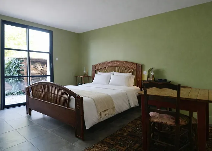 Holiday home Grande Maison Jardin Clos 8 Personnes *