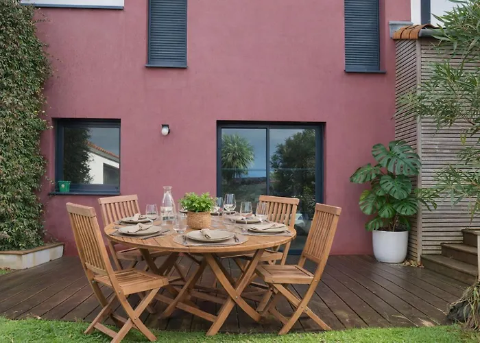 Holiday home Grande Maison Jardin Clos 8 Personnes